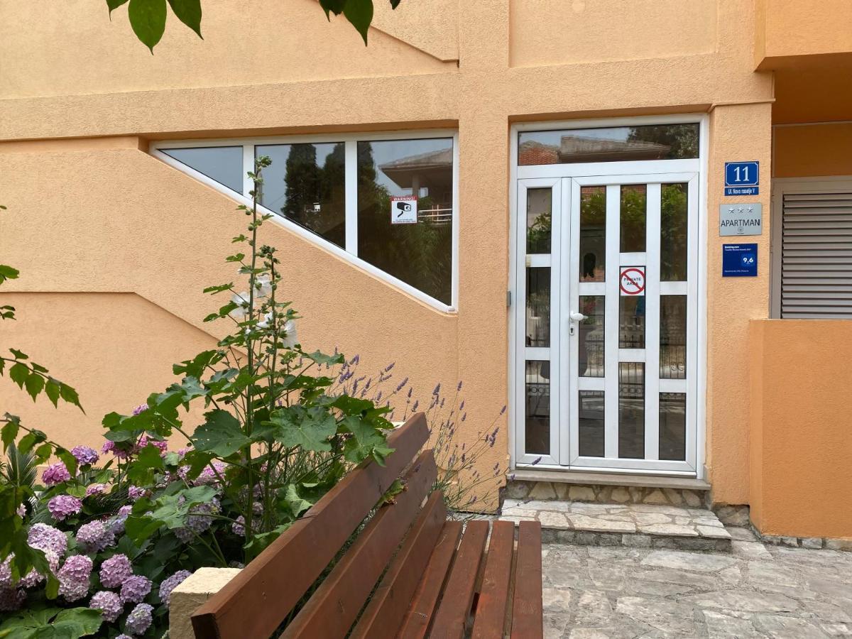 Apartments Villa Viktoria Tivat Luaran gambar