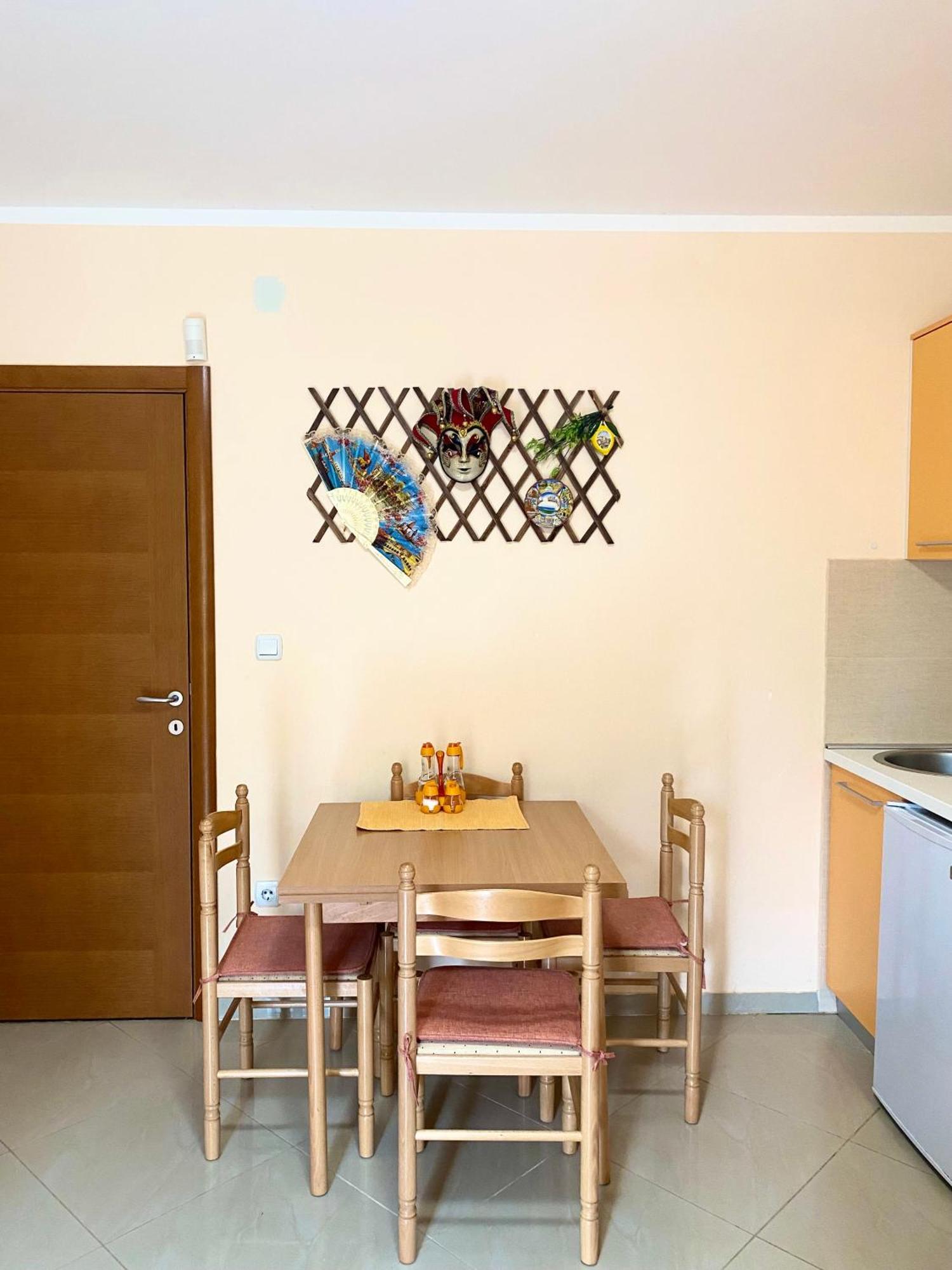 Apartments Villa Viktoria Tivat Luaran gambar